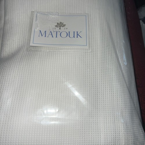 Matouk queen coverlet - queen,